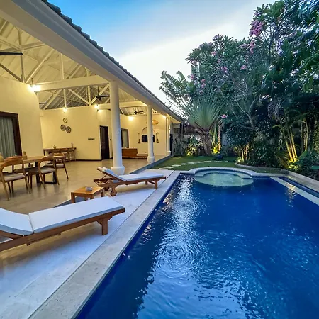 Uma Dharma Villas Seminyak  Exterior photo